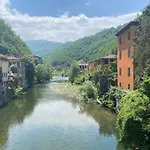 Сasa de vacaciones La Veduta Sleeps 8 With Garden *